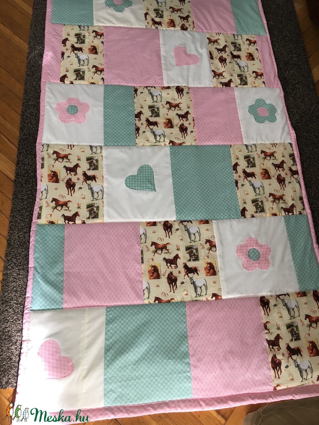 Patchwork falvédő, takaró ló, lovacska mintával - otthon & lakás - lakástextil - falvédő - Meska.hu Patchwork falvédő, takaró ló, lovacska mintával - otthon & lakás - lakástextil - falvédő - Meska.hu