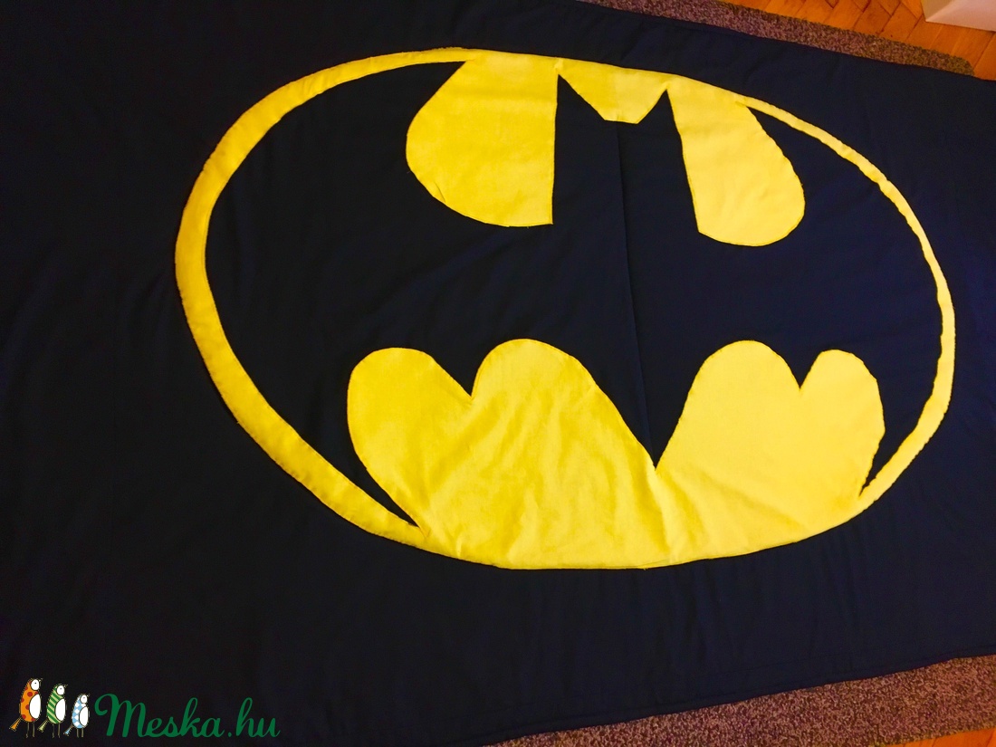 Patchwork takaró, falvédő Batman applikációval - otthon & lakás - babaszoba, gyerekszoba - falvédő gyerekszobába - Meska.hu Patchwork takaró, falvédő Batman applikációval - otthon & lakás - babaszoba, gyerekszoba - falvédő gyerekszobába - Meska.hu