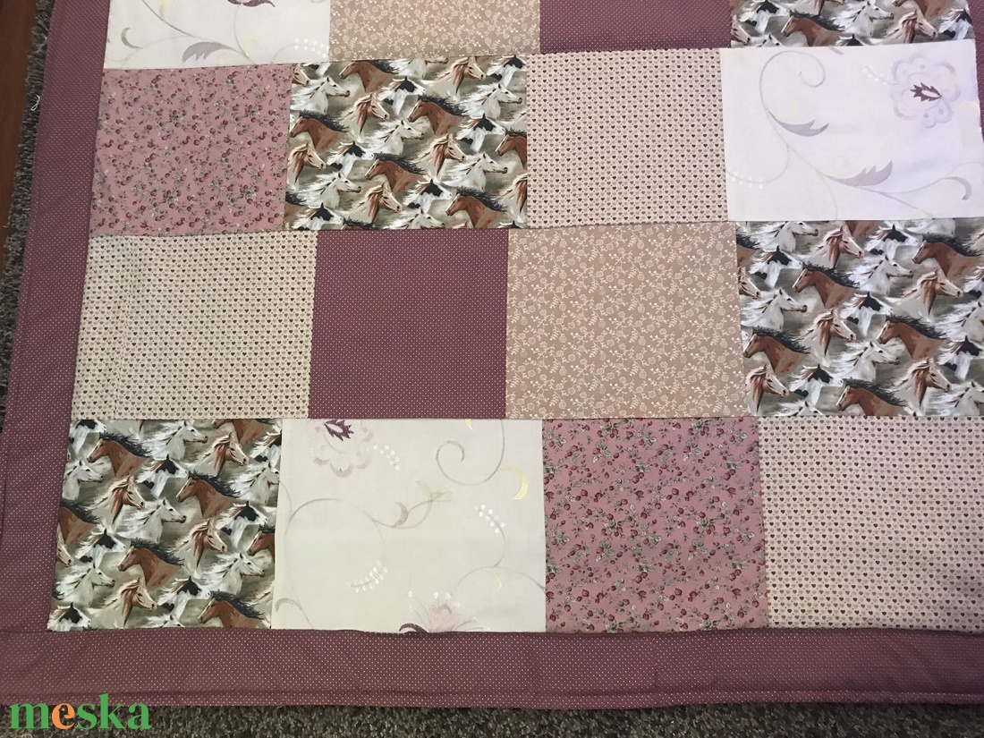 Patchwork takaró, falvédő lovas mintával - otthon & életmód - lakástextil - ágytakaró - Meska.hu