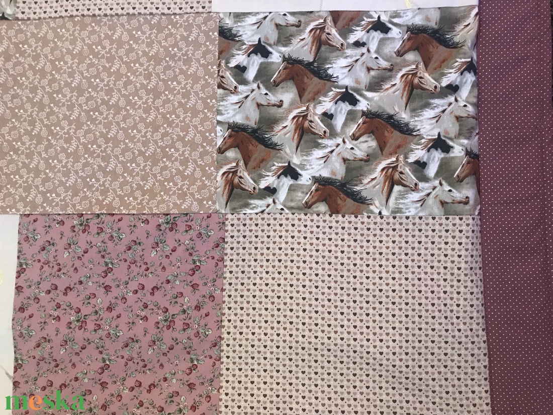 Patchwork takaró, falvédő lovas mintával - otthon & életmód - lakástextil - ágytakaró - Meska.hu