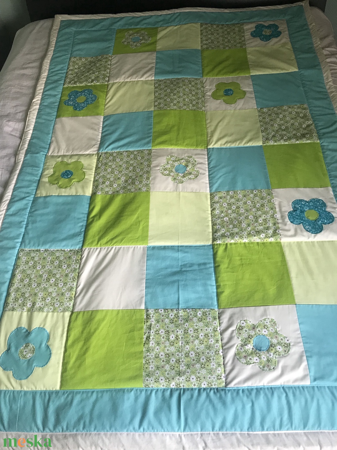 patchwork  takaró, falvédő, türkiz-zöld, virágmintával - otthon & lakás - lakástextil - felnőtt takaró, pléd - Meska.hu