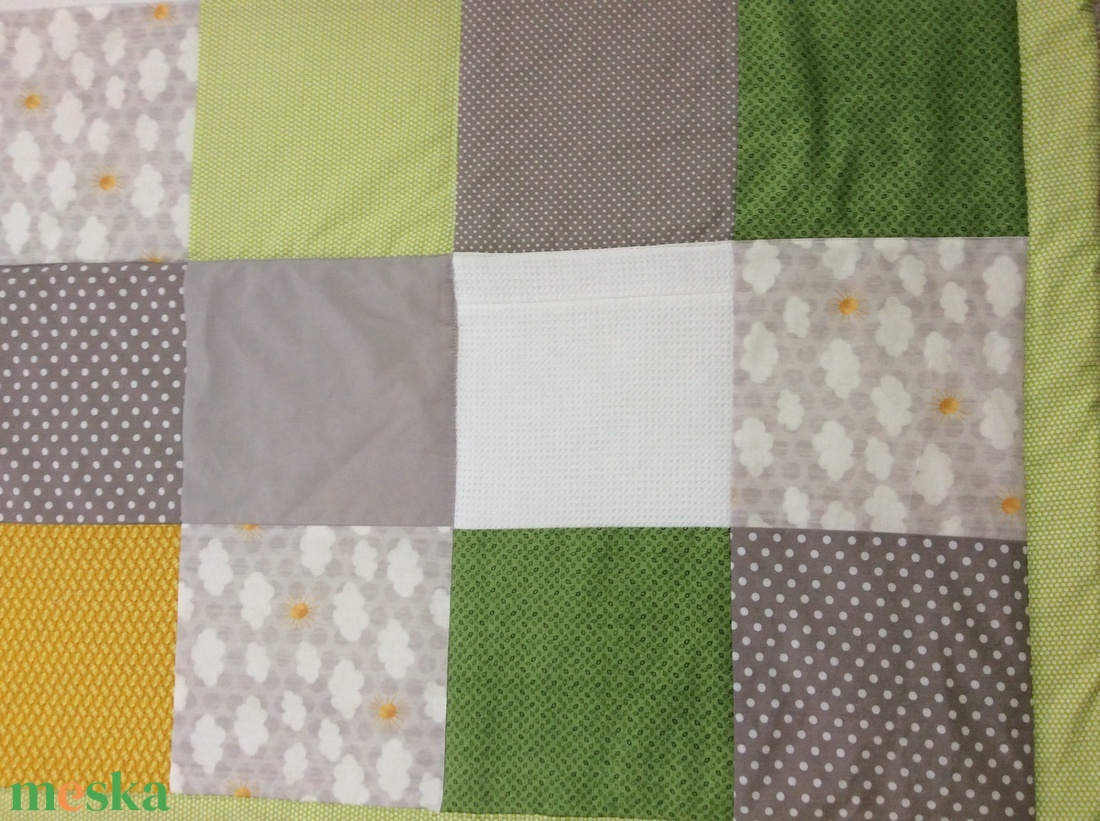 patchwork takaró falvédő fiúknak kockákból felhős mintával - otthon & életmód - lakástextil - Meska.hu