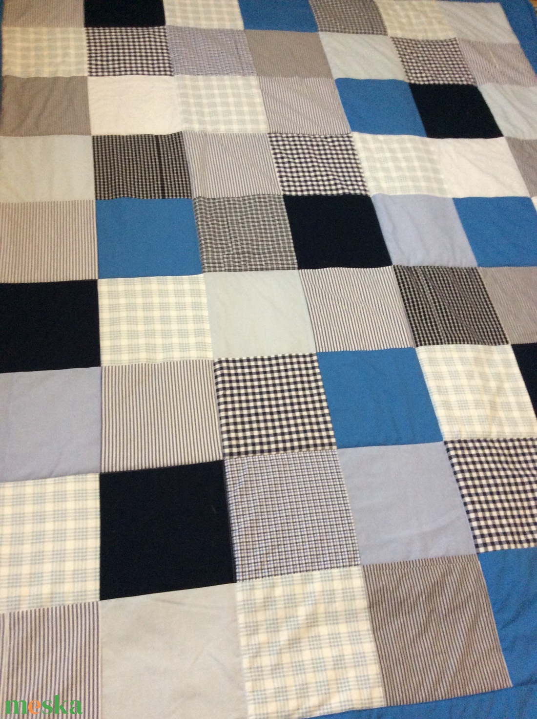 Kék patchwork takaró apró kockákból - otthon & életmód - lakástextil - felnőtt takaró, pléd - Meska.hu Kék patchwork takaró apró kockákból - otthon & életmód - lakástextil - felnőtt takaró, pléd - Meska.hu