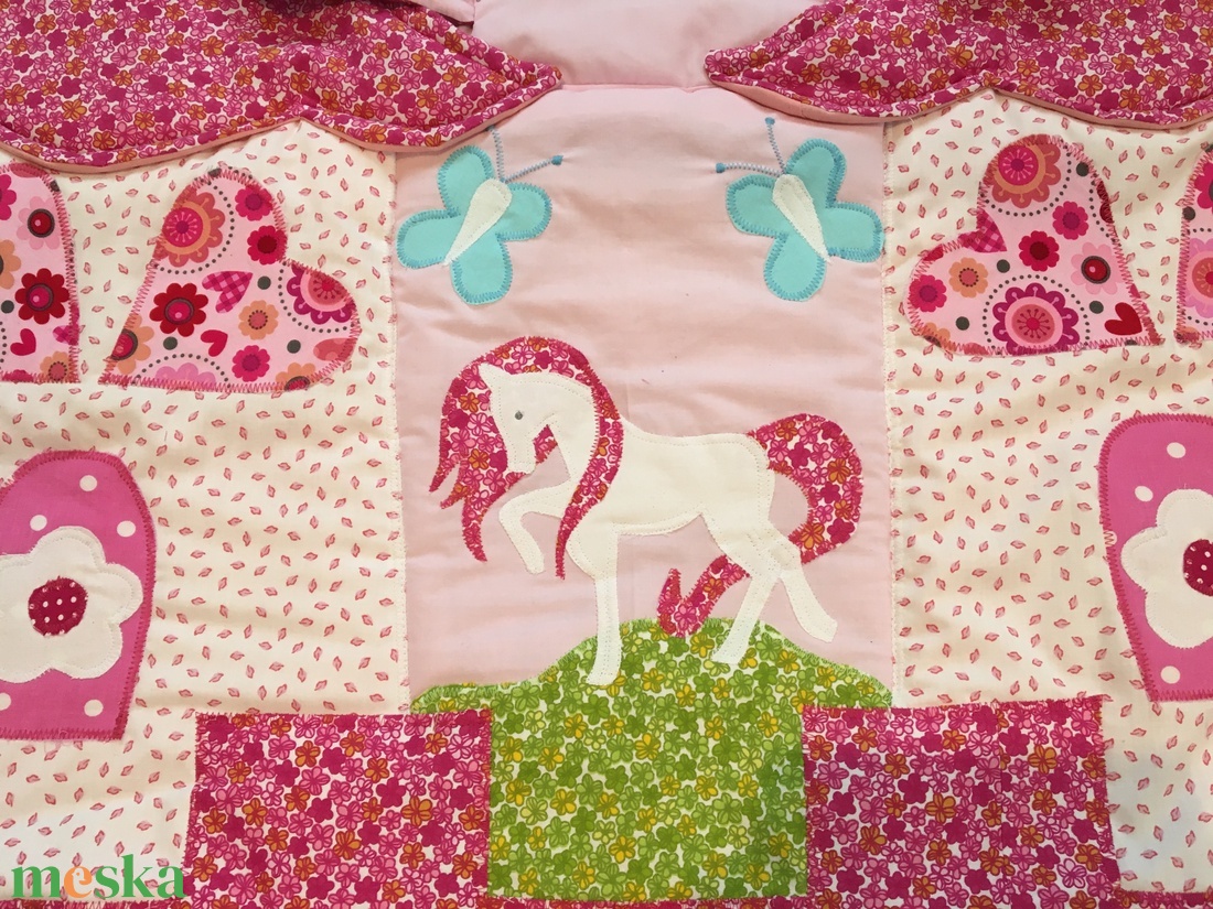 Palotás patchwork falvédő + virág alakú párnácskával - otthon & életmód - babaszoba, gyerekszoba - falvédő gyerekszobába - Meska.hu Palotás patchwork falvédő + virág alakú párnácskával - otthon & életmód - babaszoba, gyerekszoba - falvédő gyerekszobába - Meska.hu