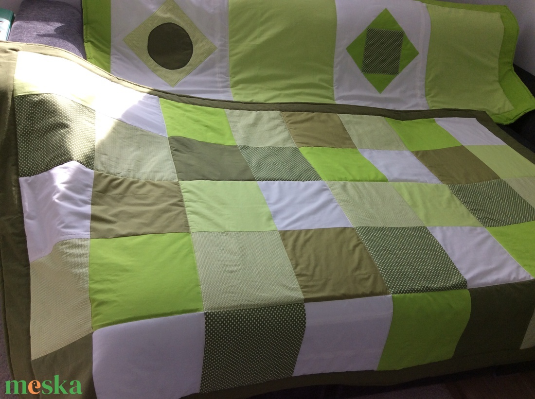 Zöld patchwork takaró, falvédő szettben - otthon & életmód - lakástextil - falvédő - Meska.hu Zöld patchwork takaró, falvédő szettben - otthon & életmód - lakástextil - falvédő - Meska.hu