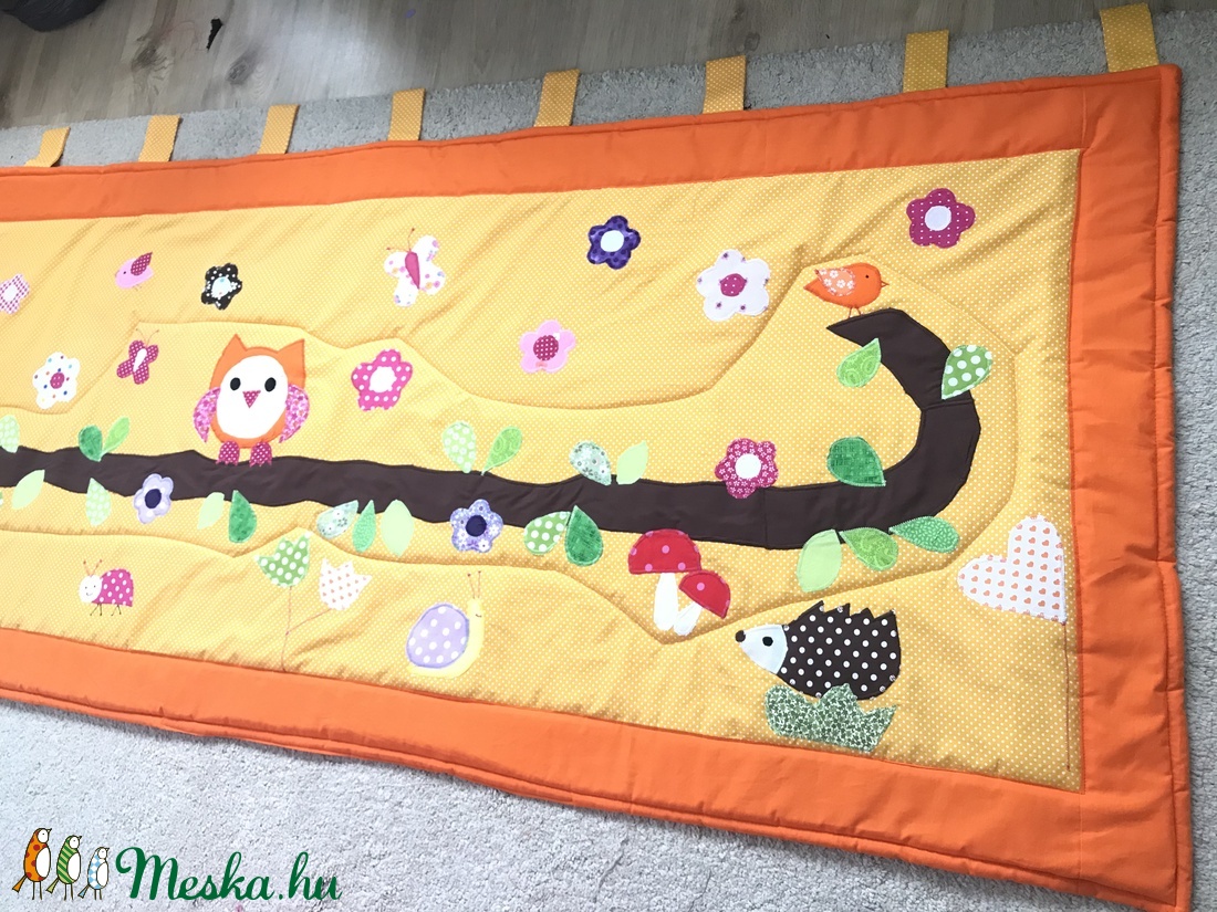 Narancssárga patchwork falvédő, takaró bagoly és virág, nyuszi applikációval - otthon & életmód - babaszoba, gyerekszoba - Meska.hu