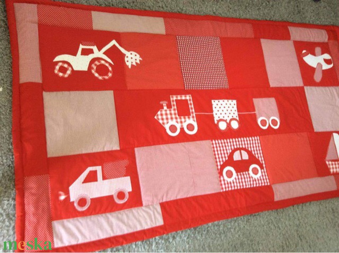 Járműves patchwork takaró, piros-fehér falvédőnek is megfelel, - otthon & életmód - babaszoba, gyerekszoba - falvédő gyerekszobába - Meska.hu Járműves patchwork takaró, piros-fehér falvédőnek is megfelel, - otthon & életmód - babaszoba, gyerekszoba - falvédő gyerekszobába - Meska.hu
