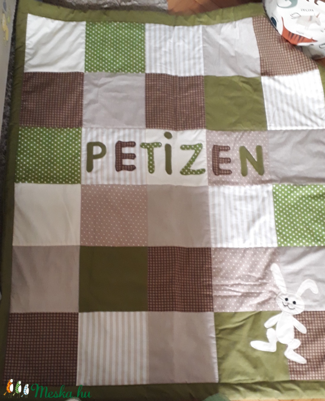Zöld-barna  patchwork takaró nyuszi mintával falvédőnek is alk. - otthon & lakás - babaszoba, gyerekszoba - babatakaró, gyerek pléd - Meska.hu