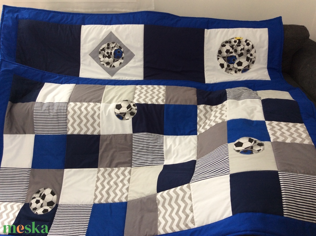 Kék kockás patchwork foci labdával falvédő, takaró szettben is rendelhető - otthon & lakás - lakástextil - falvédő - Meska.hu Kék kockás patchwork foci labdával falvédő, takaró szettben is rendelhető - otthon & lakás - lakástextil - falvédő - Meska.hu