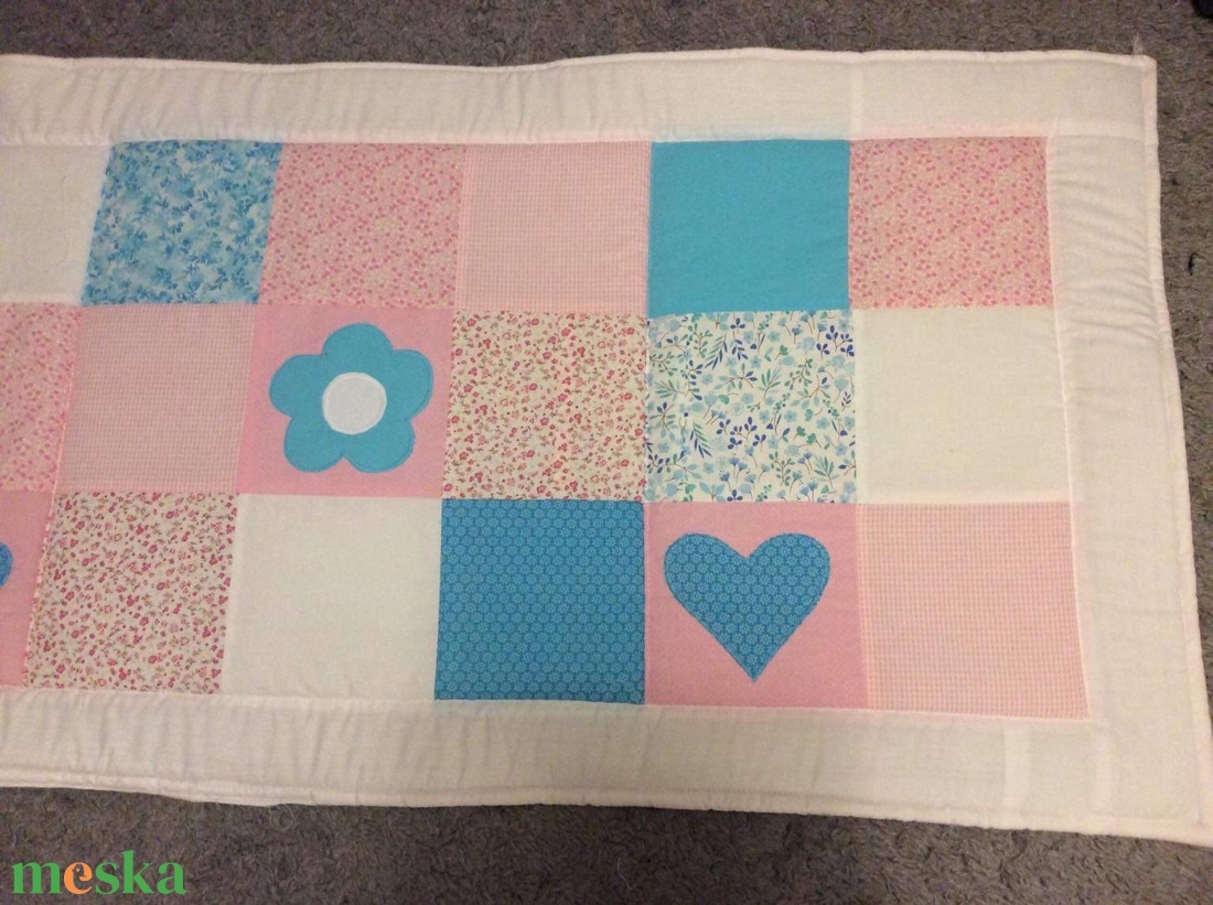 Patchwork falvédő rózsaszín-türkiz szívecskés - otthon & életmód - lakástextil - falvédő - Meska.hu Patchwork falvédő rózsaszín-türkiz szívecskés - otthon & életmód - lakástextil - falvédő - Meska.hu