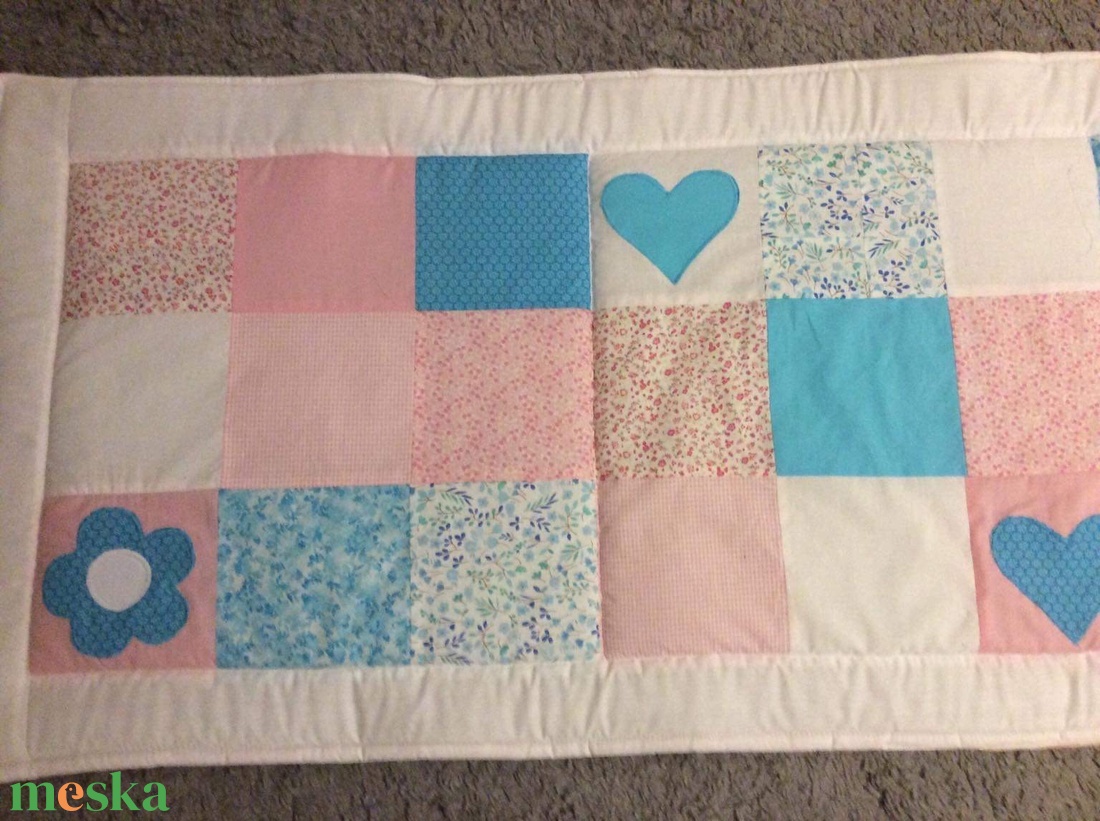 Patchwork falvédő rózsaszín-türkiz szívecskés - otthon & életmód - lakástextil - falvédő - Meska.hu Patchwork falvédő rózsaszín-türkiz szívecskés - otthon & életmód - lakástextil - falvédő - Meska.hu
