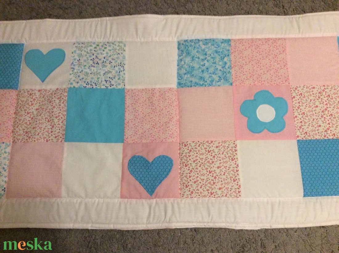 Patchwork falvédő rózsaszín-türkiz szívecskés - otthon & életmód - lakástextil - falvédő - Meska.hu Patchwork falvédő rózsaszín-türkiz szívecskés - otthon & életmód - lakástextil - falvédő - Meska.hu