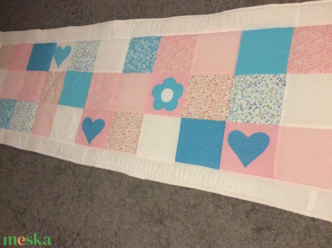 Patchwork falvédő rózsaszín-türkiz szívecskés - otthon & életmód - lakástextil - falvédő - Meska.hu Patchwork falvédő rózsaszín-türkiz szívecskés - otthon & életmód - lakástextil - falvédő - Meska.hu