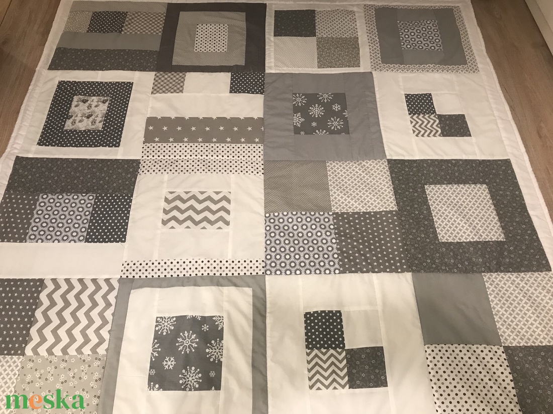 Crazy Patchwork takaró, szürke-fehér színekkel - otthon & életmód - lakástextil - ágytakaró - Meska.hu Crazy Patchwork takaró, szürke-fehér színekkel - otthon & életmód - lakástextil - ágytakaró - Meska.hu