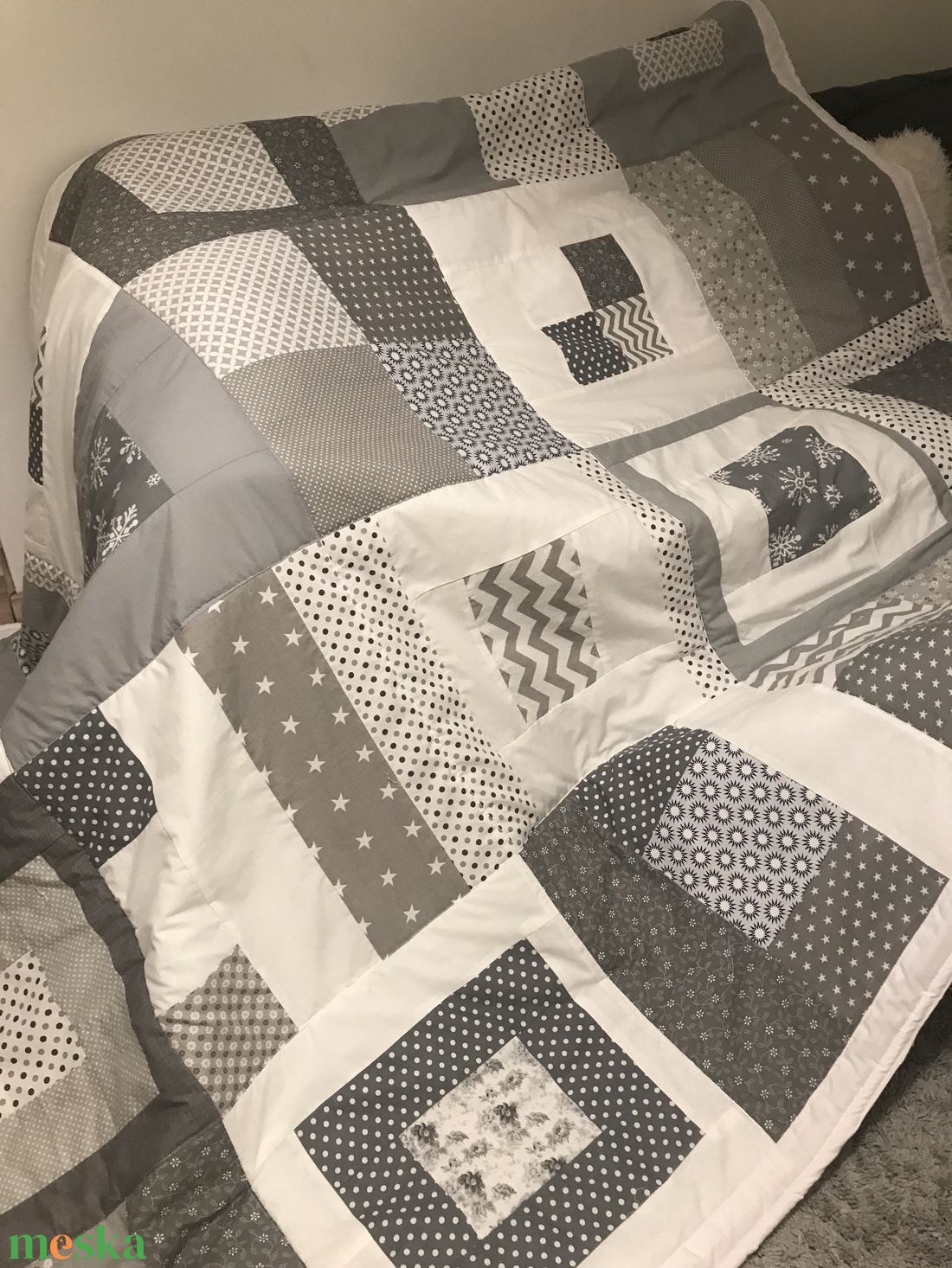 Crazy Patchwork takaró, szürke-fehér színekkel - otthon & életmód - lakástextil - ágytakaró - Meska.hu Crazy Patchwork takaró, szürke-fehér színekkel - otthon & életmód - lakástextil - ágytakaró - Meska.hu