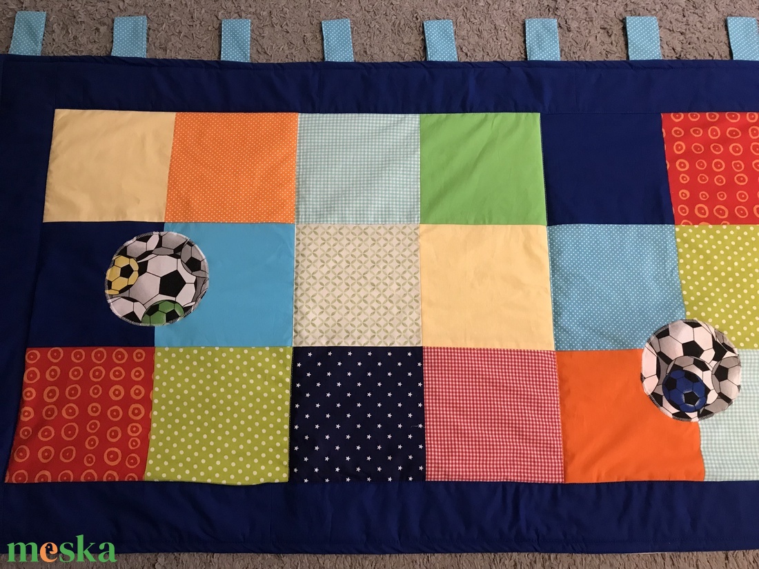 Színes patchwork falvédő, takaró foci labdával - otthon & életmód - babaszoba, gyerekszoba - falvédő gyerekszobába - Meska.hu Színes patchwork falvédő, takaró foci labdával - otthon & életmód - babaszoba, gyerekszoba - falvédő gyerekszobába - Meska.hu