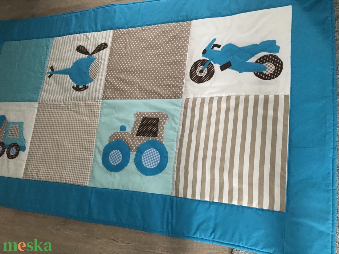 Járműves patchwork falvédő, takaró járművekkel kék - otthon & életmód - babaszoba, gyerekszoba - falvédő gyerekszobába - Meska.hu Járműves patchwork falvédő, takaró járművekkel kék - otthon & életmód - babaszoba, gyerekszoba - falvédő gyerekszobába - Meska.hu