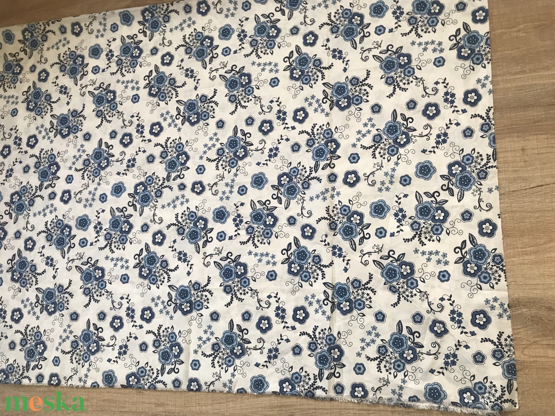 Patchwork falvédő kék virágmintás mintával - otthon & életmód - lakástextil - falvédő - Meska.hu Patchwork falvédő kék virágmintás mintával - otthon & életmód - lakástextil - falvédő - Meska.hu