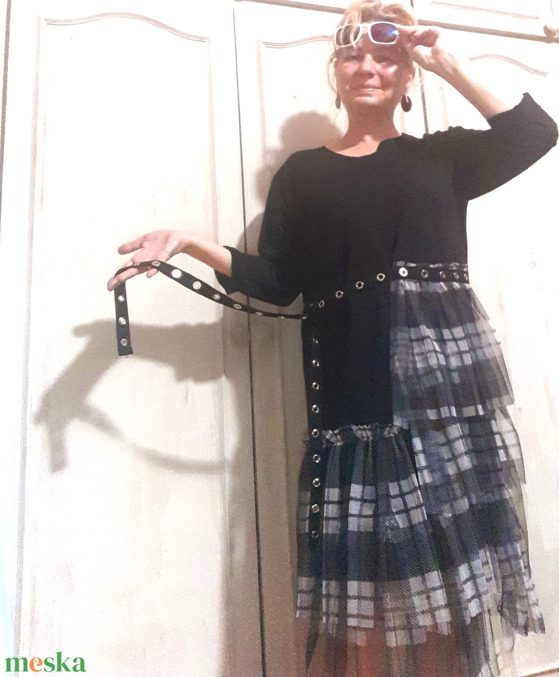 Egy fekete pamut pulóver átalakulása- női ruha  - ruha & divat - női ruha - alkalmi ruha & estélyi ruha - Meska.hu