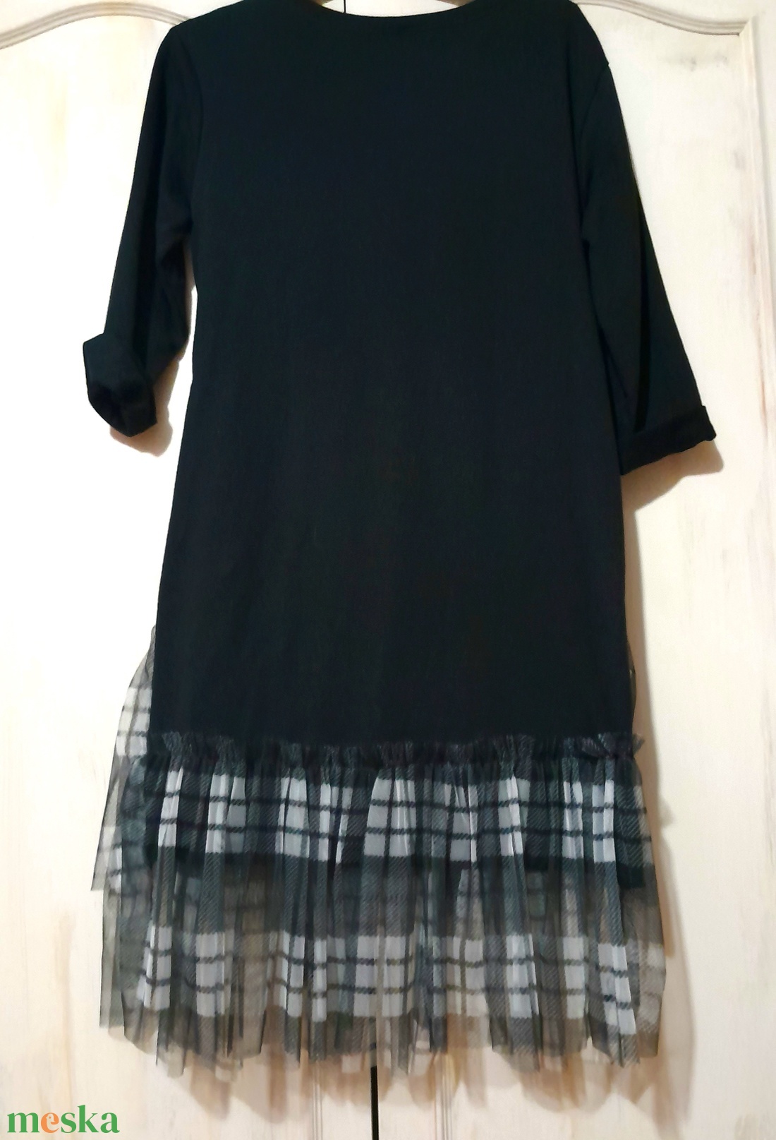 Egy fekete pamut pulóver átalakulása- női ruha  - ruha & divat - női ruha - alkalmi ruha & estélyi ruha - Meska.hu