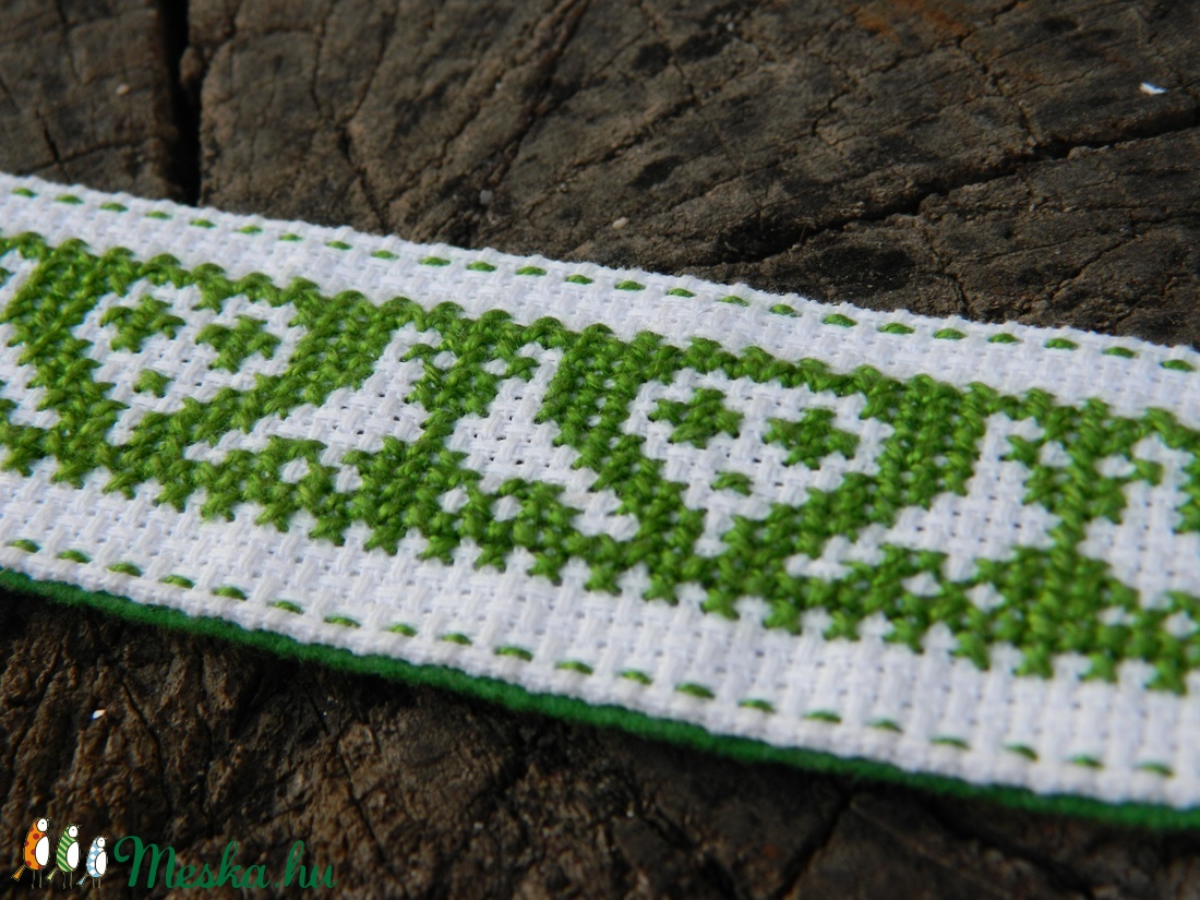 Madaras szíves hímzett könyvjelző -  - Meska.hu