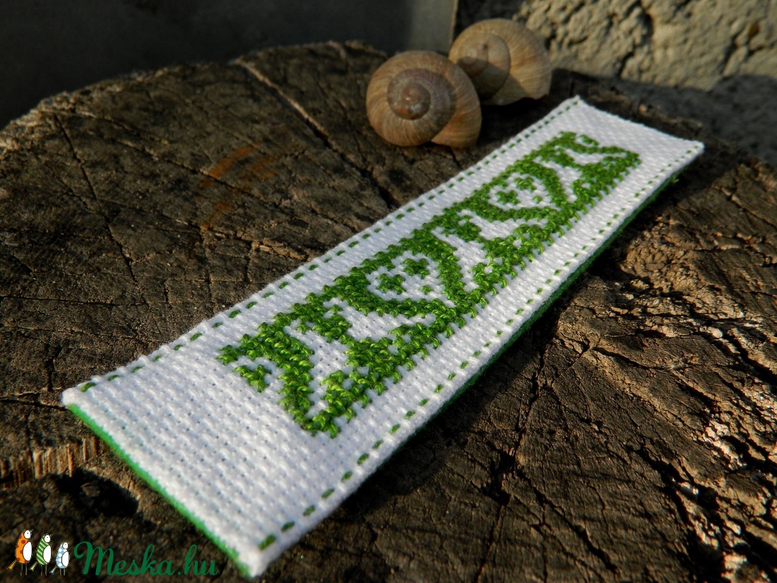 Madaras szíves hímzett könyvjelző -  - Meska.hu