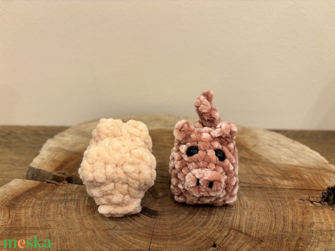 Szerencse Malac horgolásminta - diy (csináld magad) - szabásminta, útmutató - horgolási minta - Meska.hu Szerencse Malac horgolásminta - diy (csináld magad) - szabásminta, útmutató - horgolási minta - Meska.hu