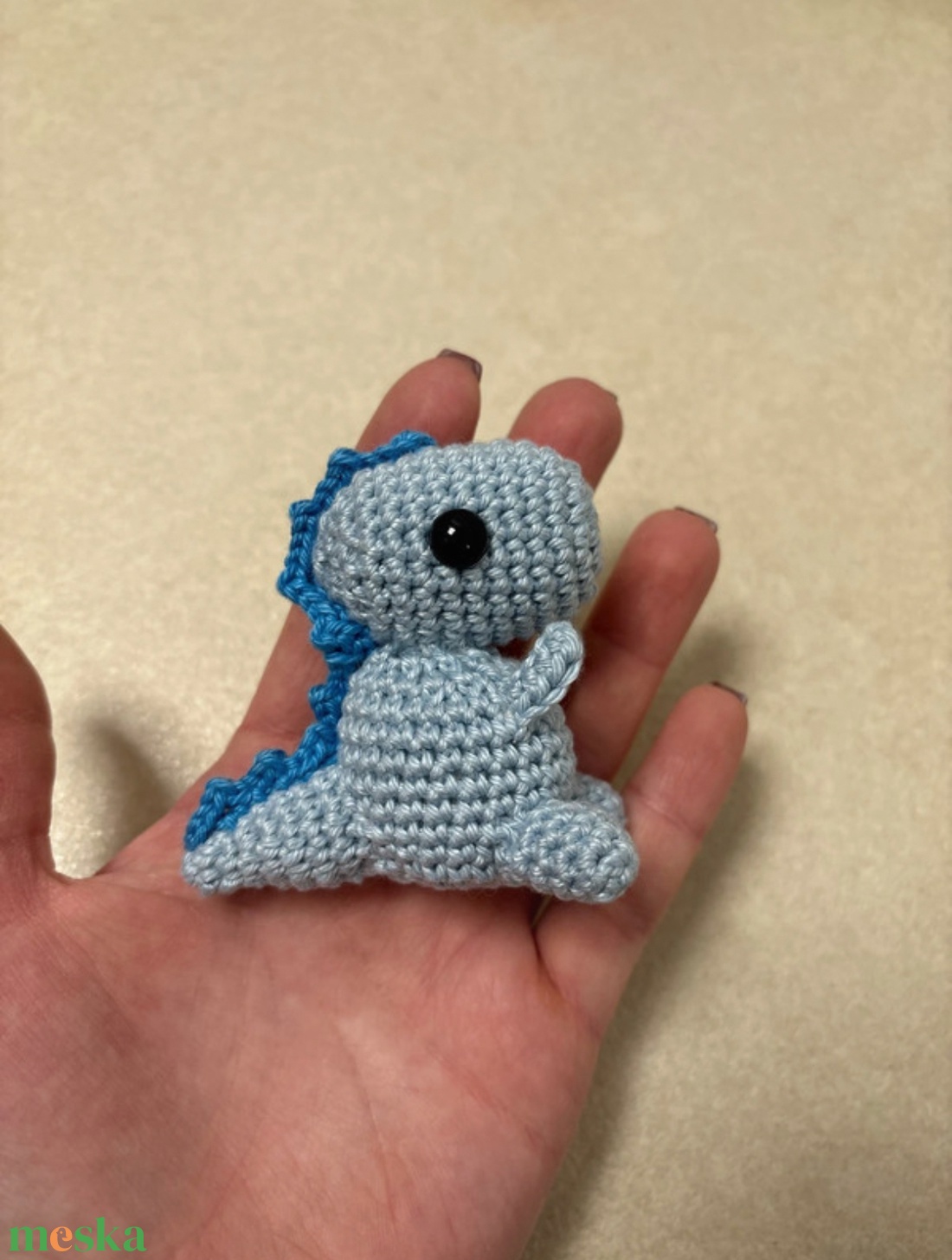 Horgolt dinó - karácsony - karácsonyi lakásdekoráció - ünnepi asztaldekoráció - Meska.hu