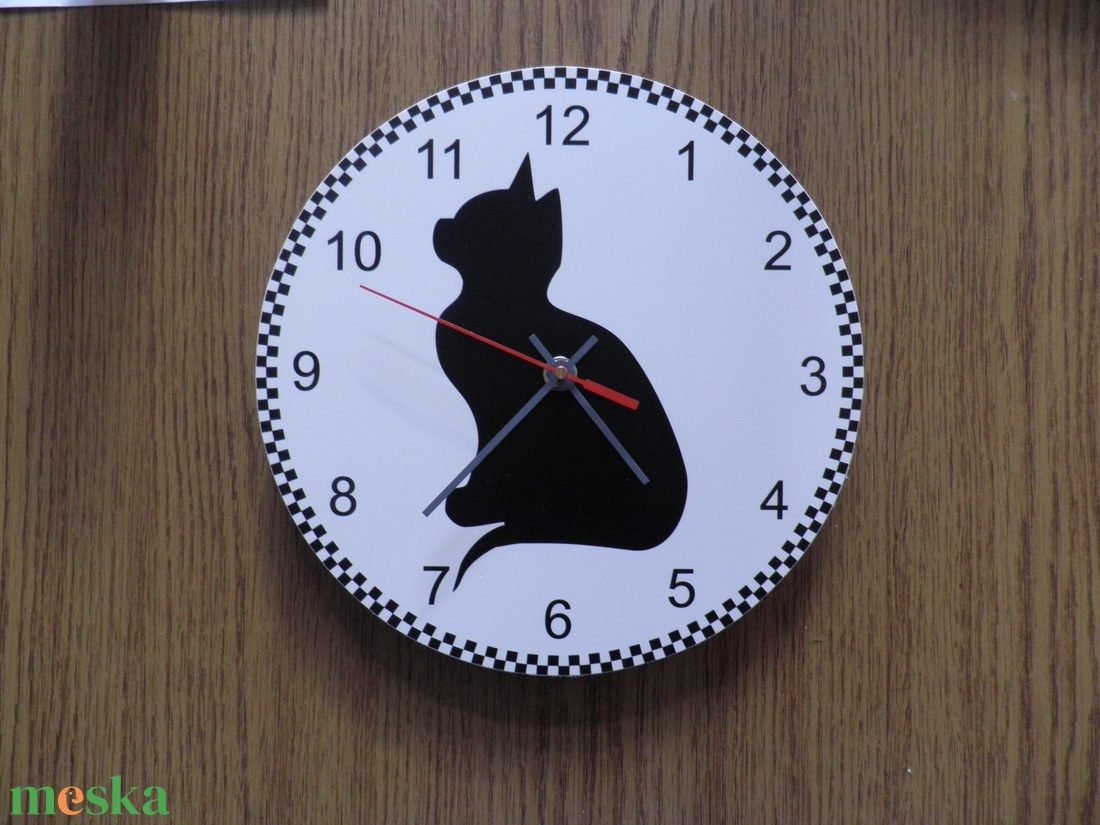 Kézműves falióra Kézműves falióra