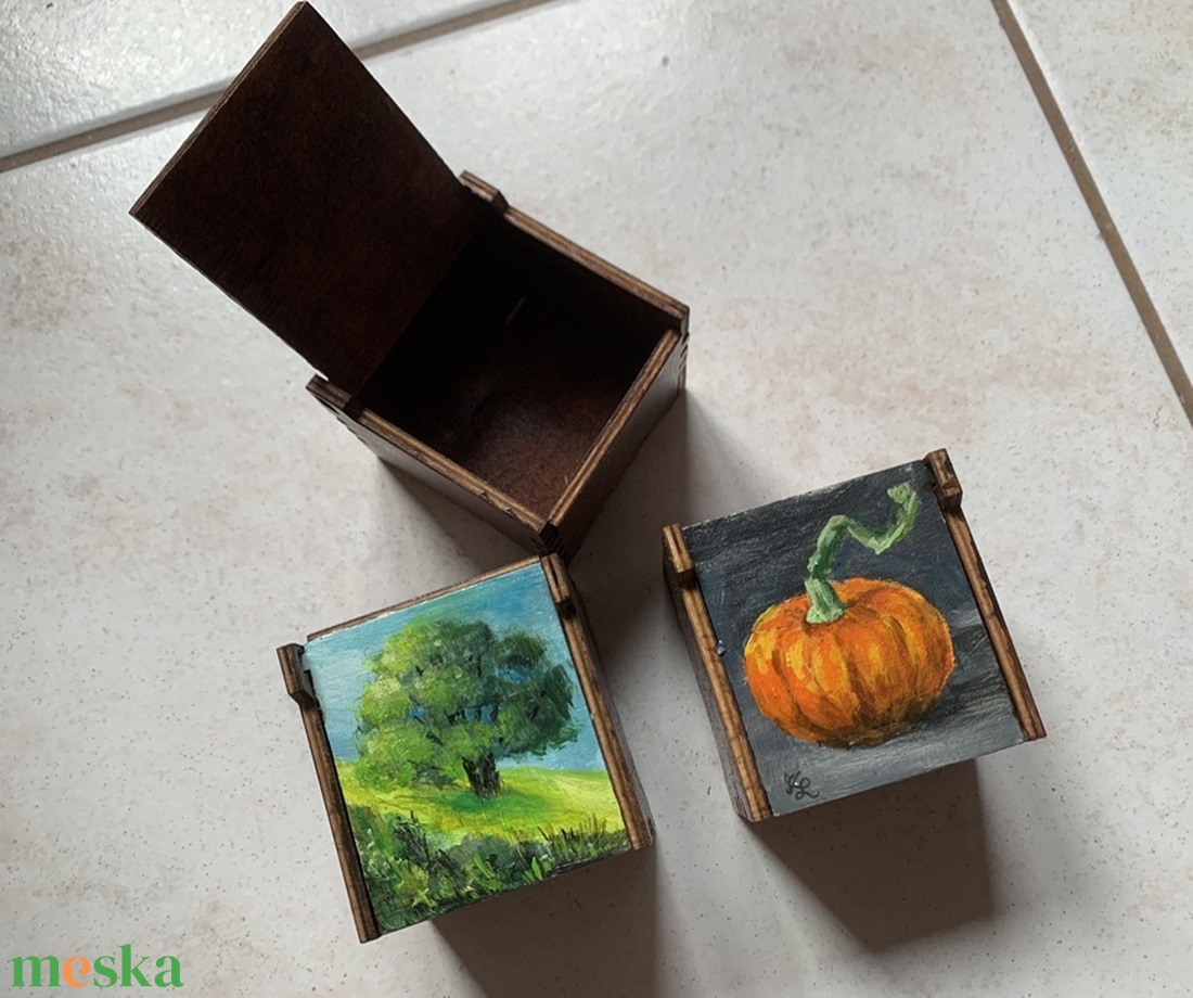 Ajándékátadó dobozka - a teteje kézzel festett. - művészet - festmény - akril - Meska.hu