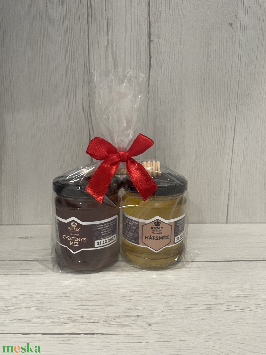Termelői méz 2x250gr díszcsomagolásban mézcsurgatóval - élelmiszer - gourmet ajándékcsomag - Meska.hu