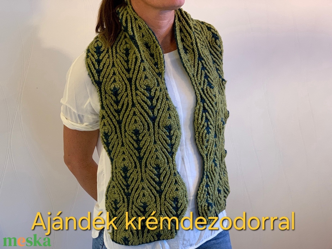 AKCIÓ Kézzel kötött hosszú sál - ruha & divat - sál, sapka, kendő - sál - Meska.hu