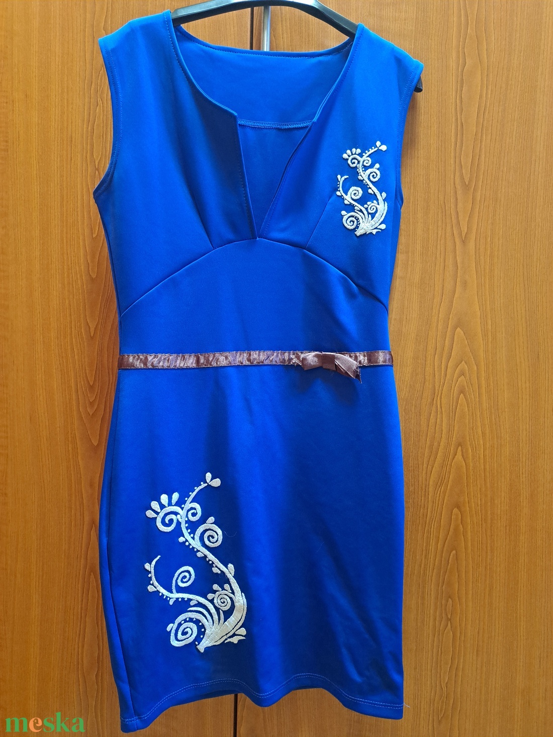 Elegáns ruha M-es - diy (csináld magad) - szabásminta, útmutató - hímzés minta - Meska.hu Elegáns ruha M-es - diy (csináld magad) - szabásminta, útmutató - hímzés minta - Meska.hu
