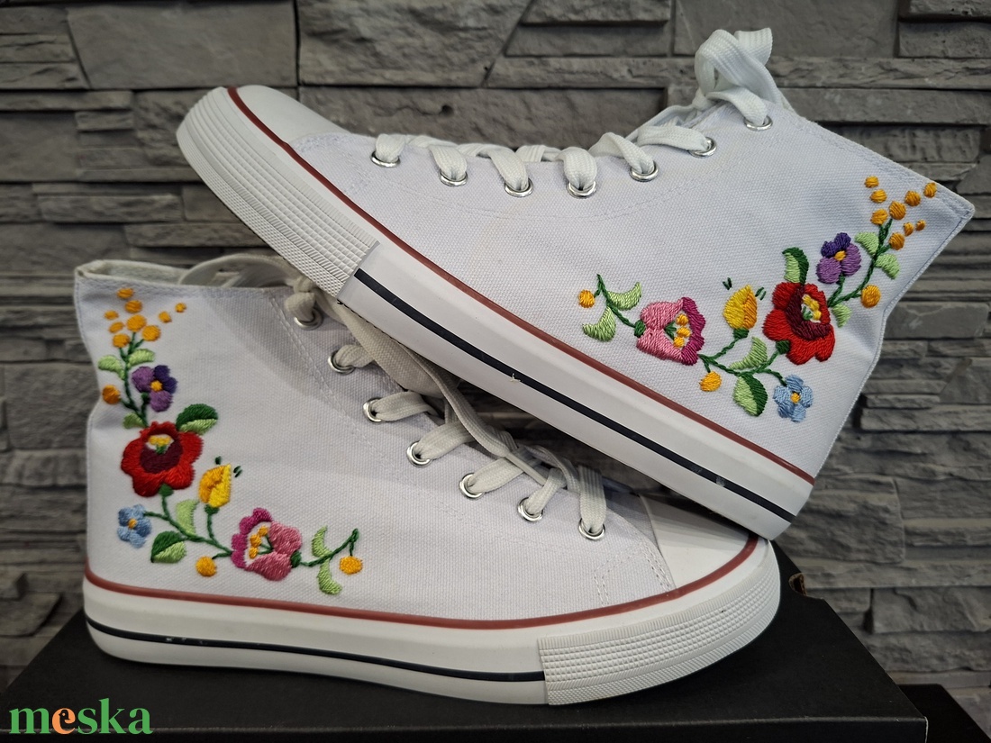 Kalocsai mintás cipő - diy (csináld magad) - szabásminta, útmutató - hímzés minta - Meska.hu