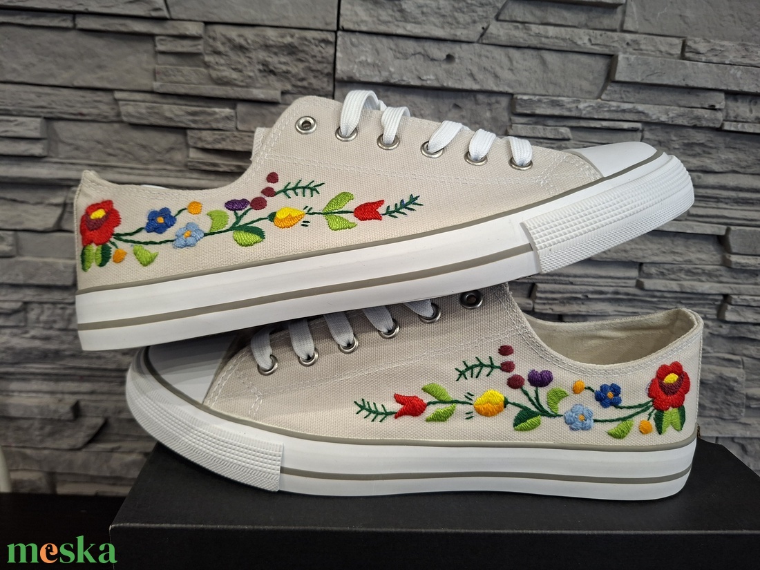 Kalocsai mintás cipő - diy (csináld magad) - szabásminta, útmutató - hímzés minta - Meska.hu