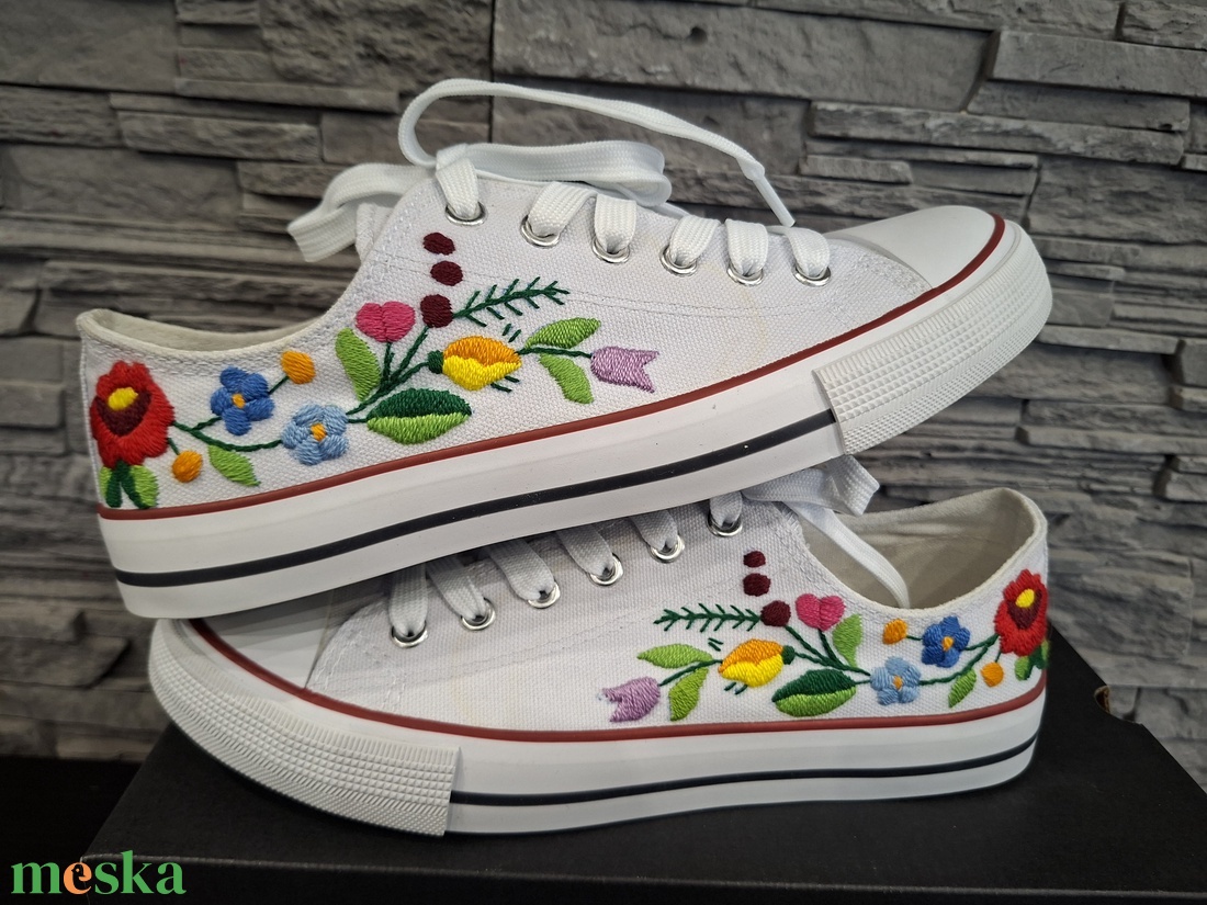 Kalocsai mintás cipő - diy (csináld magad) - szabásminta, útmutató - hímzés minta - Meska.hu