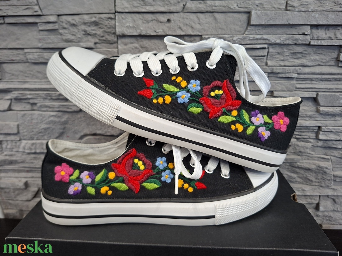 Kalocsai mintás cipő - diy (csináld magad) - szabásminta, útmutató - hímzés minta - Meska.hu