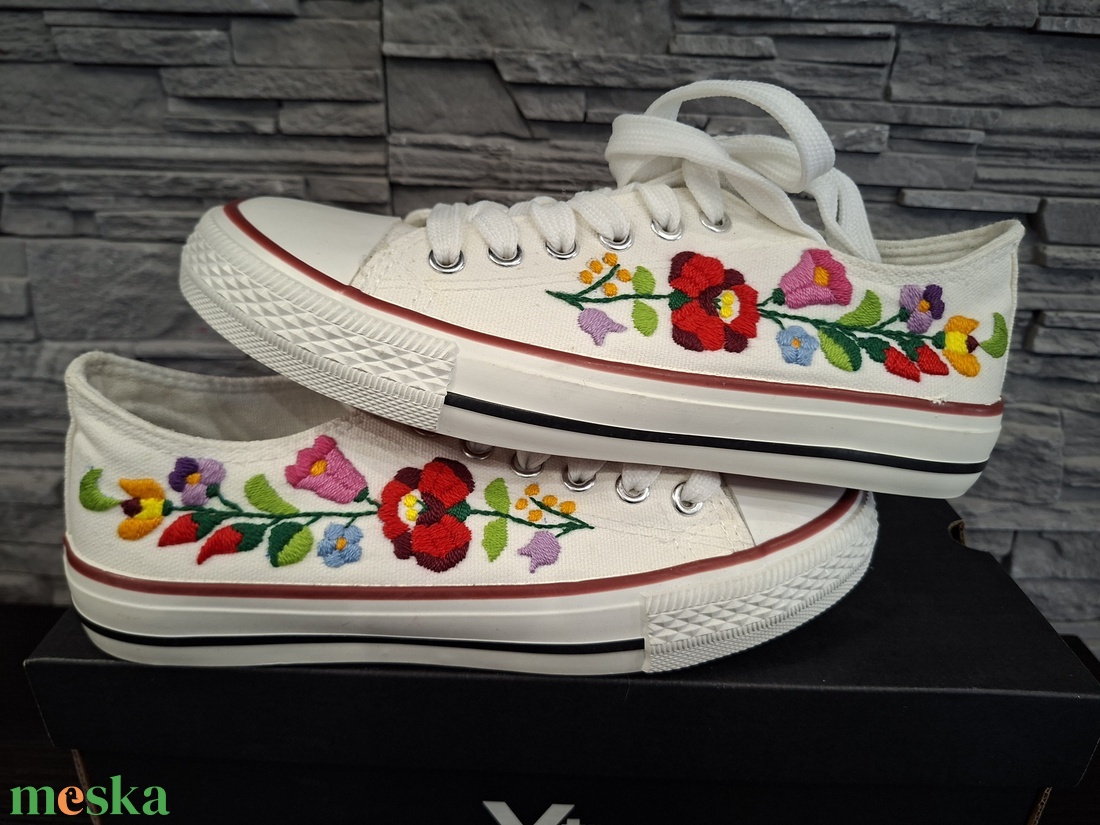 Kalocsai mintás cipő - diy (csináld magad) - szabásminta, útmutató - hímzés minta - Meska.hu