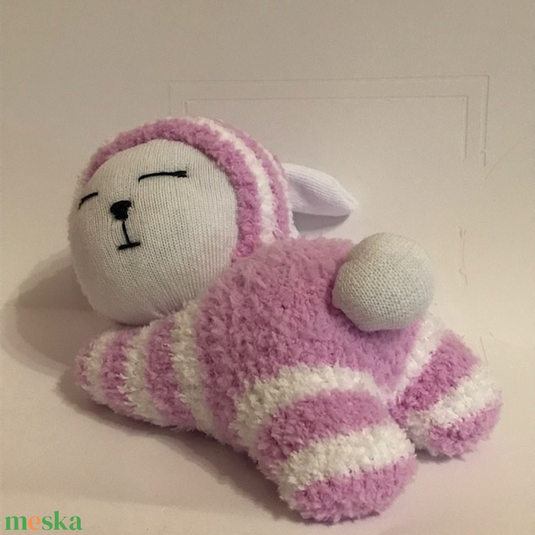 Alvó Nyuszi lány - játék & sport - plüssállat & játékfigura - nyuszi - Meska.hu