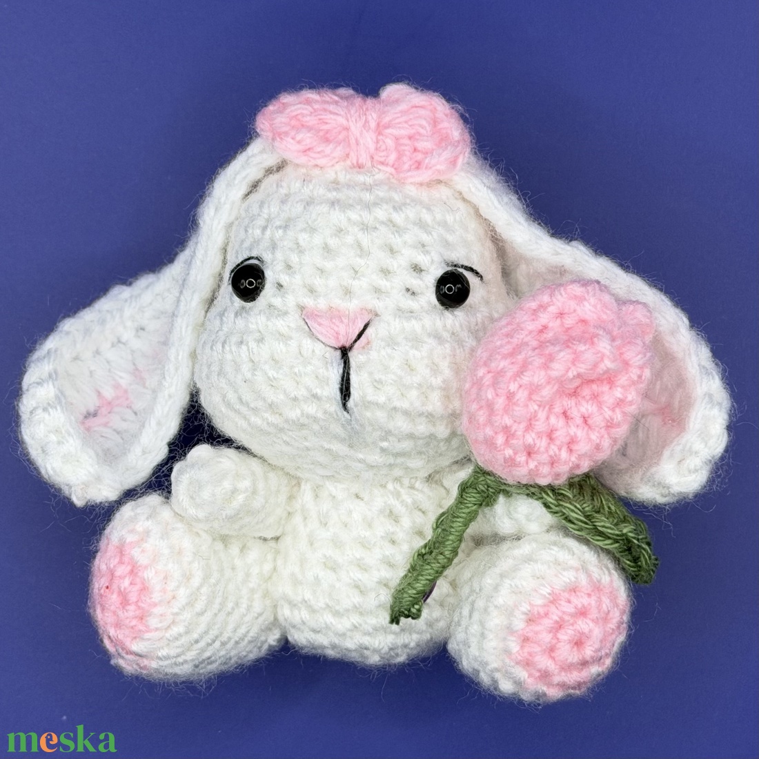 Kis nyuszi virággal - játék & sport - plüssállat & játékfigura - nyuszi - Meska.hu