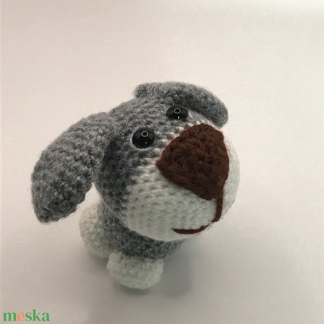 Szürke - fehér kis kutya - játék & sport - plüssállat & játékfigura - kutya - Meska.hu