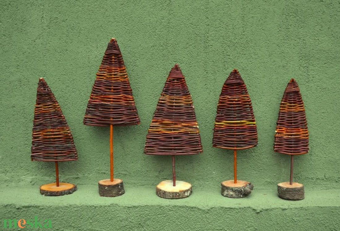 Fenyők és madáretető natúr fűzvesszőből - karácsony - karácsonyi lakásdekoráció - karácsonyi lakásdíszek - Meska.hu