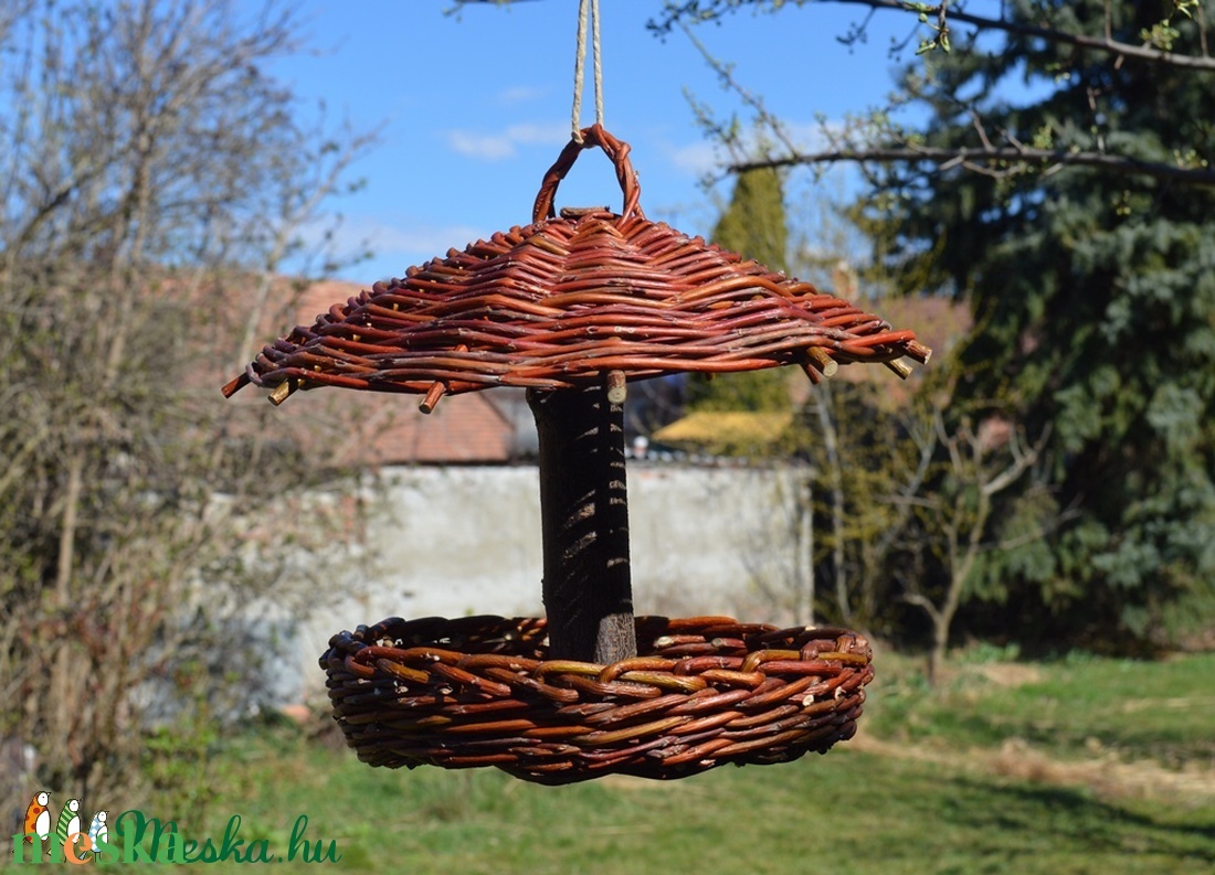 Madáretető natúr fűzvesszőből - otthon & életmód - ház & kert - kerti dísz - Meska.hu
