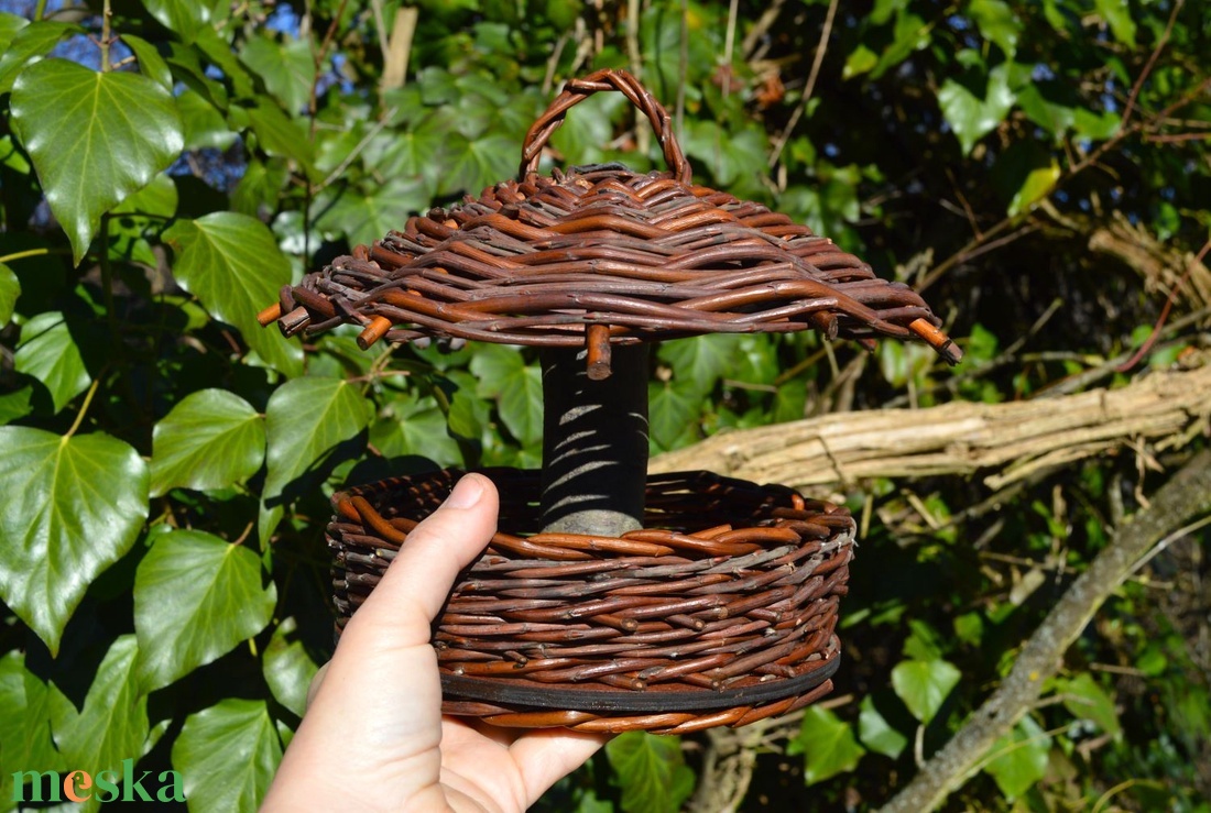 Madáretető natúr fűzvesszőből - otthon & életmód - ház & kert - kerti dísz - Meska.hu