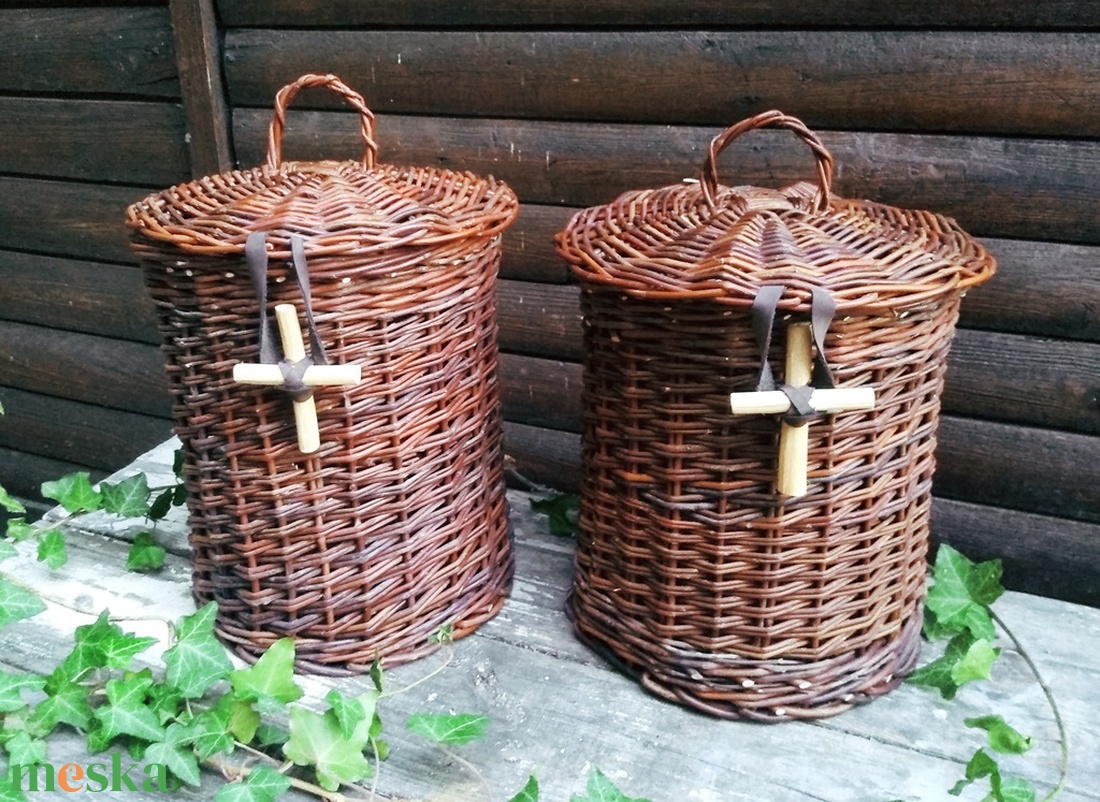 LEBOMLÓ URNA natúr fűzvesszőből fonva - otthon & életmód - vallás - temetkezési tárgy - sírdísz, kegyeleti dísz - Meska.hu