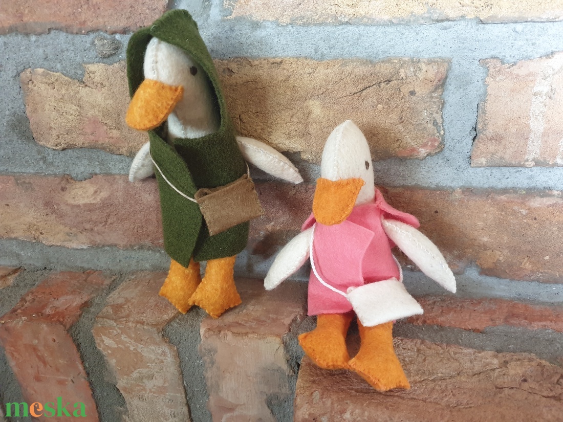 Esőkabátos kiskacsa - játék & sport - plüssállat & játékfigura - madár - Meska.hu Esőkabátos kiskacsa - játék & sport - plüssállat & játékfigura - madár - Meska.hu