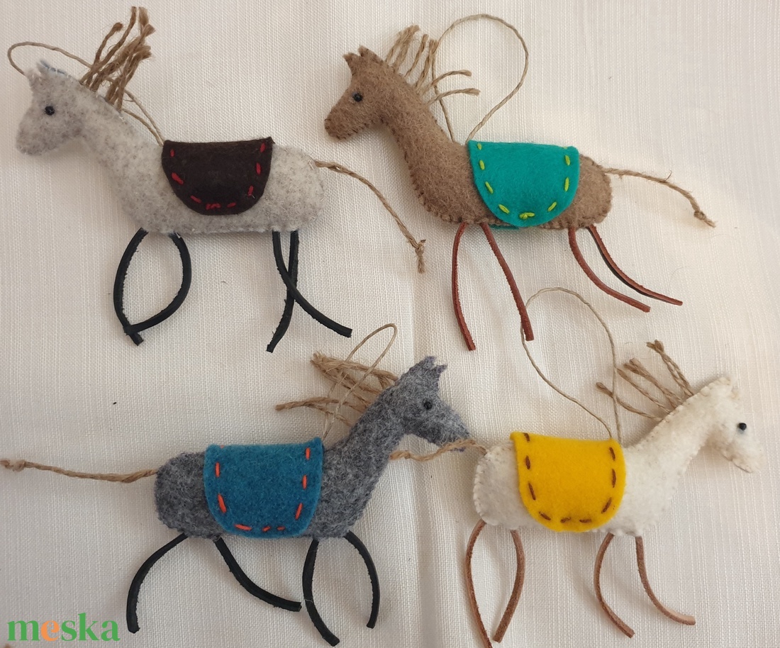 Vágtató lovacskák - játék & sport - plüssállat & játékfigura - ló - Meska.hu