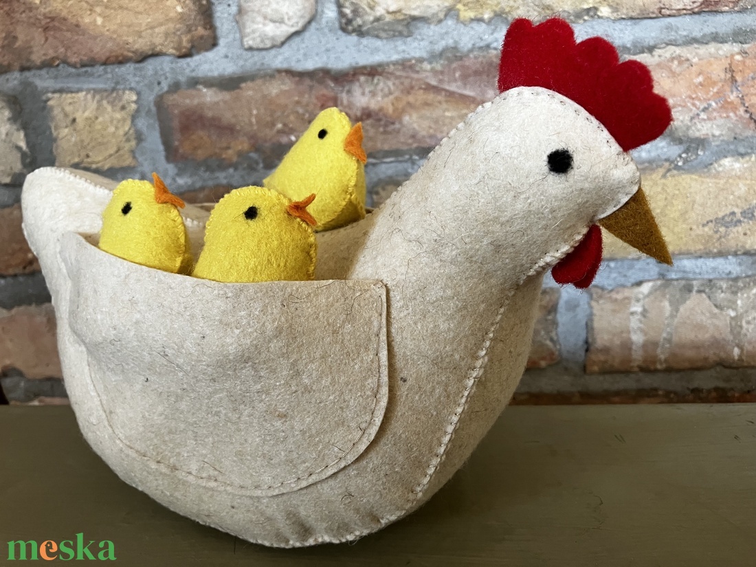 Tyúkanyó csibéivel-fehér - játék & sport - plüssállat & játékfigura - madár - Meska.hu