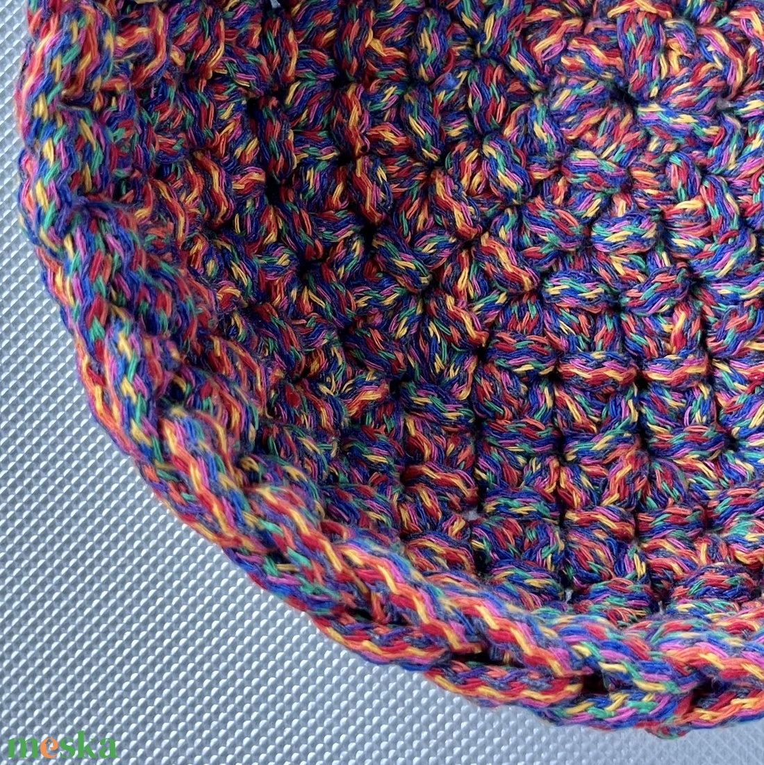 Kézzel horgolt kosár különleges színes fonalból - kulcstartó, ékszertartó, papírzsepitartó, szemüvegtartó, és reggelihez - otthon & életmód - tárolás & rendszerezés - tárolókosár - Meska.hu
