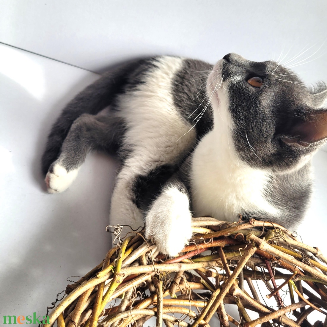 Kézműves vadszőlőindákból szőtt dekorációs gömb � természetes lakásdekor több méretben, kültéren és beltérben - otthon & életmód - dekoráció - fali és függő dekoráció - függődísz - Meska.hu